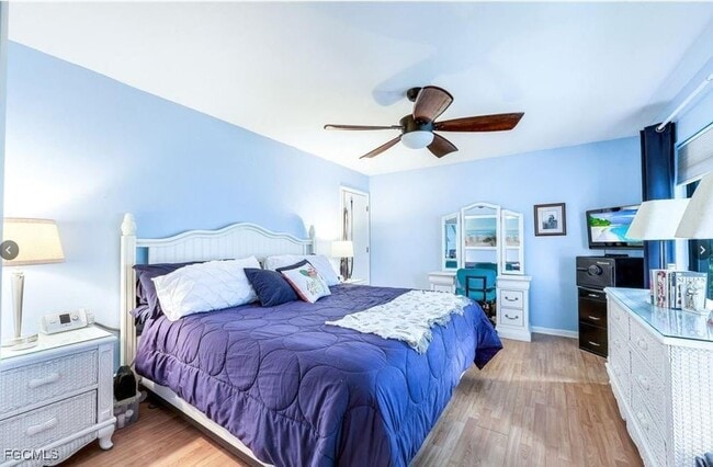 property at 1914 SE 40th Terrace