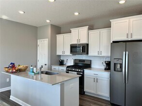 5034 Useppa Trl in Woodbury, MN - Building Photo - Building Photo