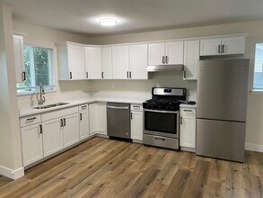 764 W 220 N in West Bountiful, UT - Building Photo - Building Photo