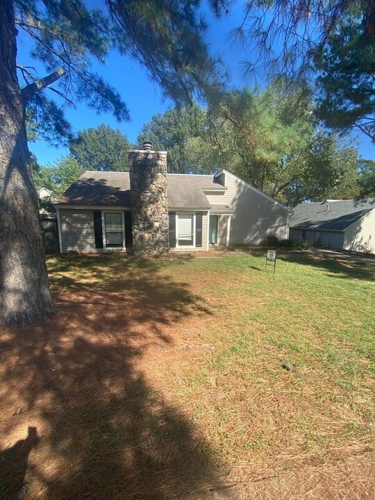 8270 Glen Rock Cove in Memphis, TN - Building Photo