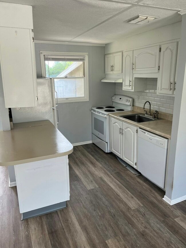 property at 4042 SE County Hwy 484