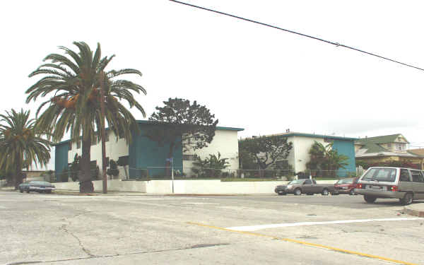 386-390 W 1st St in San Pedro, CA - Building Photo