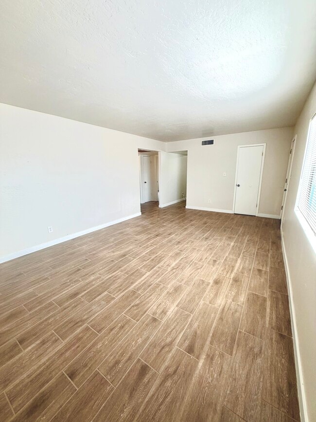 1731 E Cheery Lynn Rd, Unit 1731 Front, Unit 1731 Front