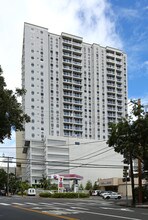 Holomua in Honolulu, HI - Building Photo - Building Photo