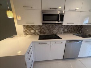 1109 E Broward Blvd in Fort Lauderdale, FL - Building Photo - Building Photo