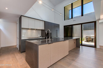1325 E Pomelo Grove Ln in Phoenix, AZ - Building Photo - Building Photo