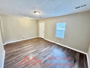 1761 Winston Dr in Memphis, TN - Building Photo - Building Photo