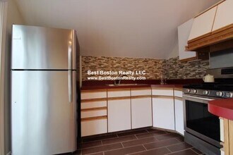 22 Lakeside Ave in Dedham, MA - Building Photo - Building Photo