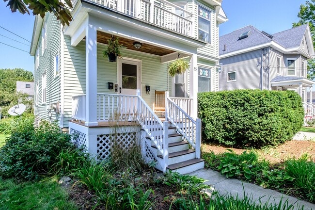 35 Clinton St, Unit 1