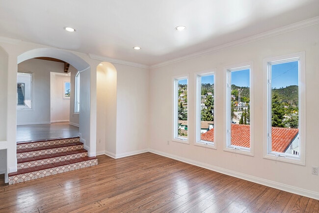 3702 Arbolada Rd, Unit 3702 in Los Angeles, CA - Building Photo - Building Photo