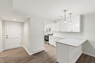 187 S Eagle Creek Dr in Lexington, KY - Building Photo