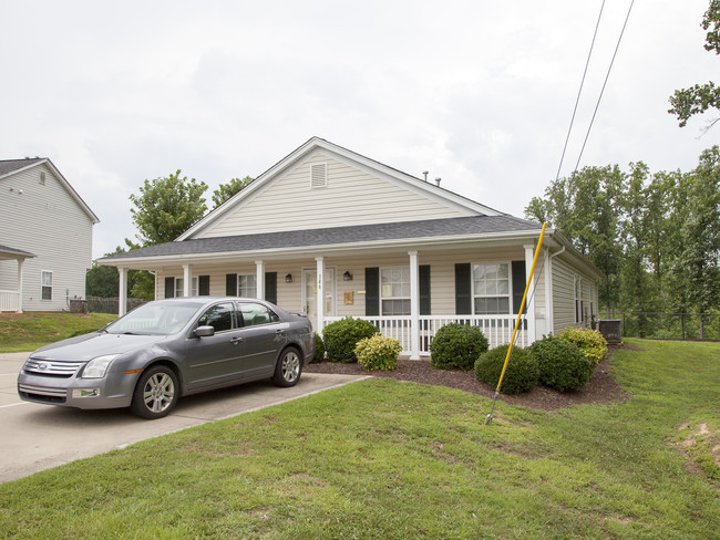 Country Garden Estates in Moore, SC - Foto de edificio - Building Photo