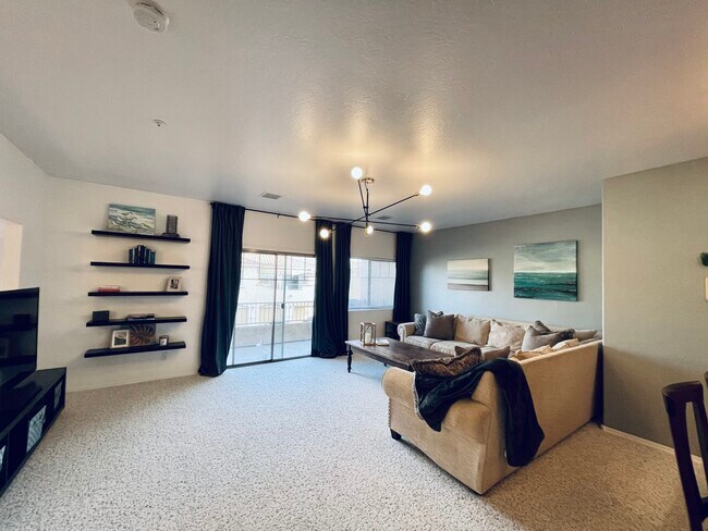 525 N Miller Rd, Unit 205 in Scottsdale, AZ - Building Photo - Building Photo