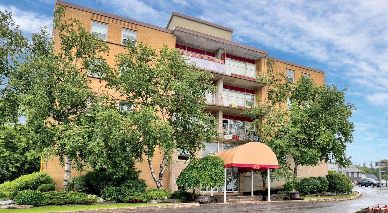 The Lucerne in Kingston, ON - Building Photo