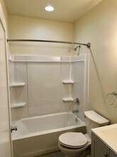 901 E Center St in Milwaukee, WI - Foto de edificio - Building Photo