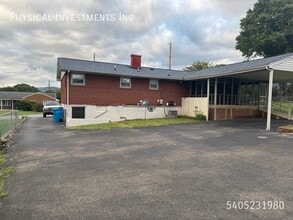 227 Maplelawn Ave NE in Roanoke, VA - Building Photo - Building Photo