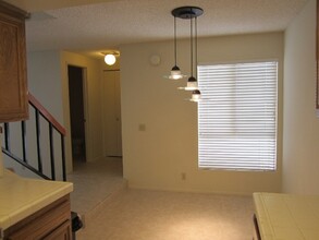 18411 Hatteras St in Los Angeles, CA - Building Photo - Building Photo