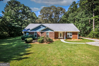 6155 Dodson Rd in Fairburn, GA - Building Photo - Building Photo