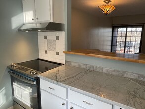 42 N Main St-Unit -77 in West Hartford, CT - Building Photo - Building Photo