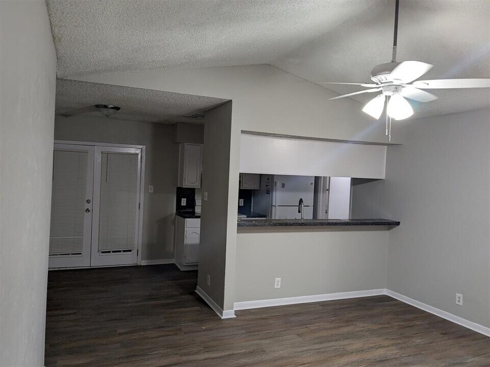 1213 Dobie Dr in Austin, TX - Building Photo