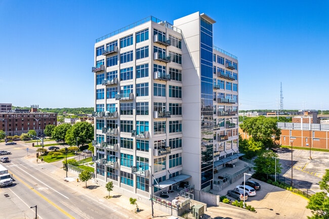 Whiteline Lofts in Des Moines, IA - Building Photo - Building Photo