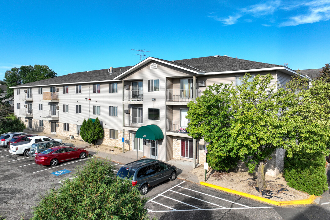 Newbury Apartments in St. Cloud, MN - Foto de edificio