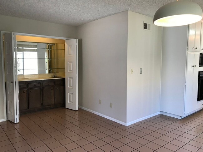 4592 Benhurst Ave in San Diego, CA - Building Photo - Building Photo