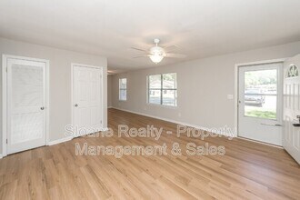 819 Sandpiper Dr in Ladson, SC - Building Photo - Building Photo