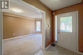 191 Flagstone Way in Newmarket, ON - Building Photo - Building Photo