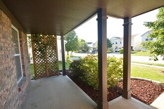 6878 Merritt Ridge Way in Avon, IN - Building Photo - Building Photo