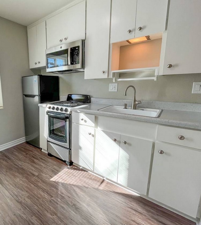 property at 1714 Grismer Ave
