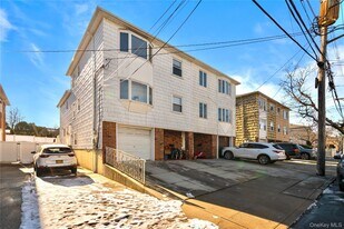208-48 15th Rd in Queens, NY - Building Photo