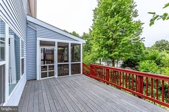 26161 Rachel Hill Dr in Chantilly, VA - Building Photo - Building Photo