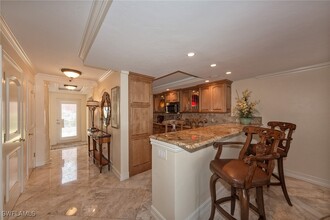 800 River Point Dr in Naples, FL - Building Photo - Building Photo