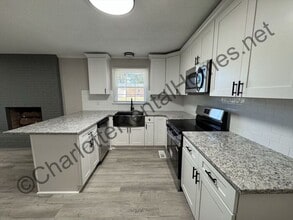 410 N Cherry St in Cherryville, NC - Building Photo - Building Photo