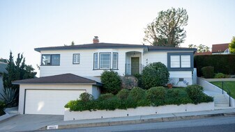 4411 S Mullen Ave in Los Angeles, CA - Building Photo