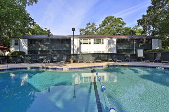 Thickett Apartments in Mount Pleasant, SC - Foto de edificio - Building Photo