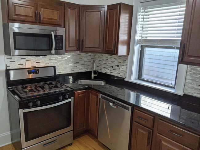 716 Reba Pl, Unit 16-3N in Evanston, IL - Foto de edificio - Building Photo