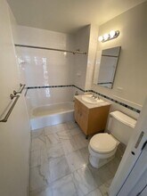 246 Front St in New York, NY - Building Photo - Building Photo