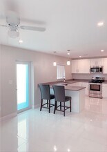 2852 SW 36th Ave in Miami, FL - Building Photo - Building Photo