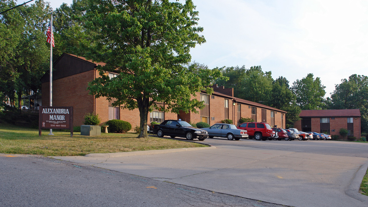 Alexandria Manor in Alexandria, KY - Building Photo