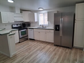 2170 OR-238 in Jacksonville, OR - Building Photo - Building Photo