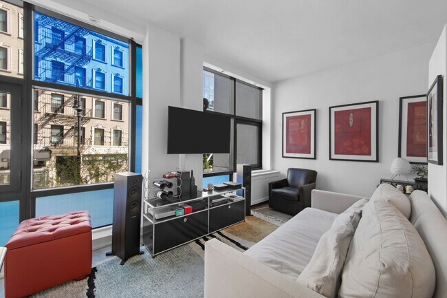 103-105 Norfolk St in New York, NY - Building Photo - Building Photo