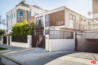 1307 Tamarind Ave in Los Angeles, CA - Building Photo - Building Photo