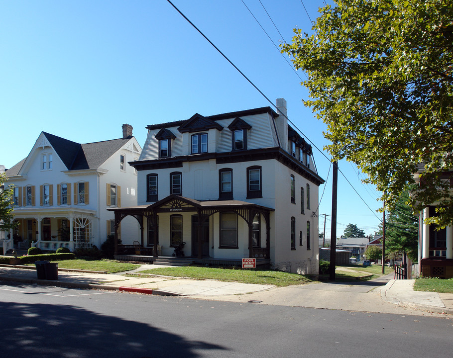 25 Broadway in Hagerstown, MD - Foto de edificio