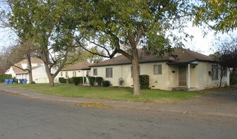 5526 San Francisco Blvd in Sacramento, CA - Building Photo