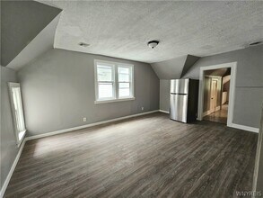 102 17th St in Buffalo, NY - Building Photo - Building Photo