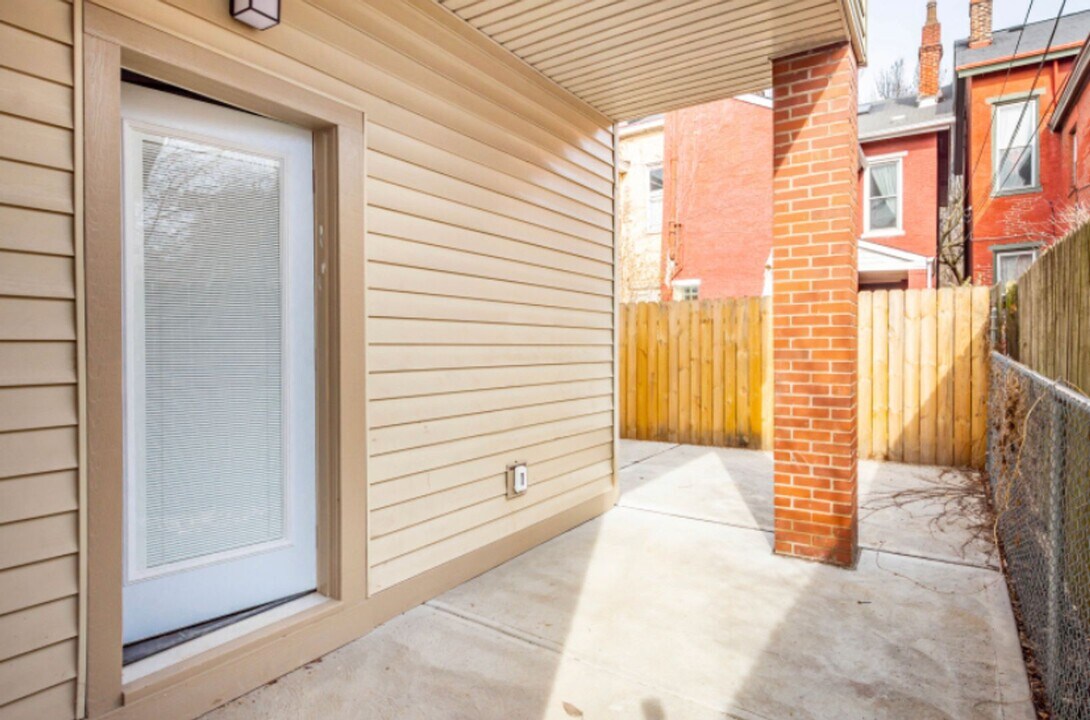 1422 Hamlin St in Pittsburgh, PA - Building Photo