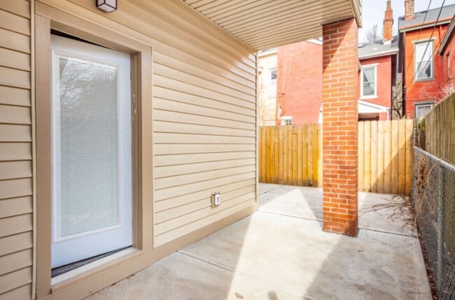 property at 1422 Hamlin St