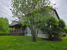 10043 Chillicothe Rd in Kirtland, OH - Building Photo